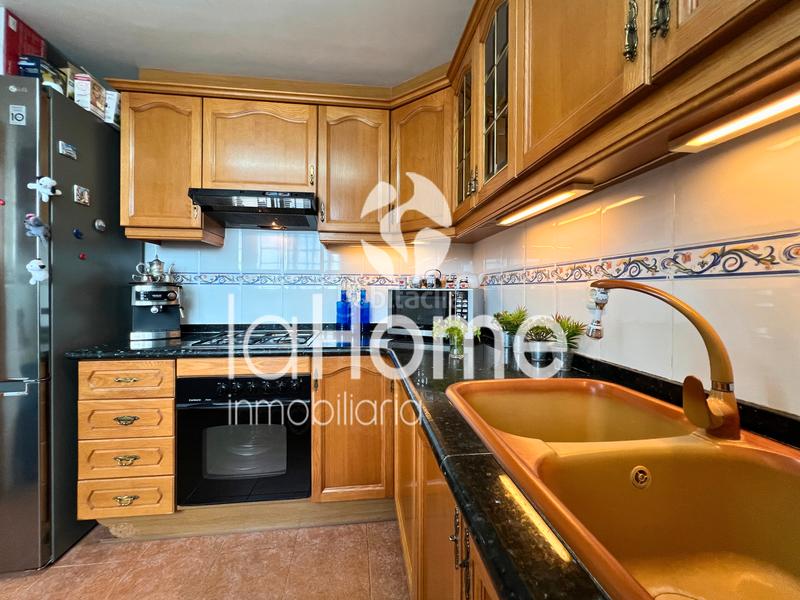 Foto b1e25aa0-4c4d-404b-850f-ff40de460a4a. Triplex with fireplace heating parking pool in Centro Bétera