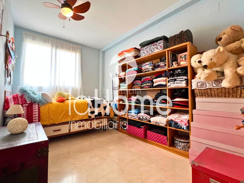 Foto d243f8b1-5b71-4093-bbb8-6afe98f9fee1. Triplex with fireplace heating parking pool in Centro Bétera