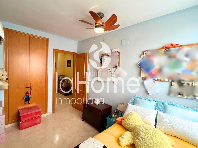 Foto e4eaeb1e-a425-4a77-9aec-52370c067ad4. Triplex with fireplace heating parking pool in Centro Bétera