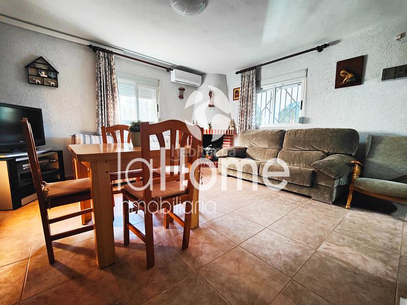 Foto 4a02eeb6-3c8d-4ed1-adfd-946fb082f0b8. Chalet tu oasis privado en Urbanizaciones Llíria