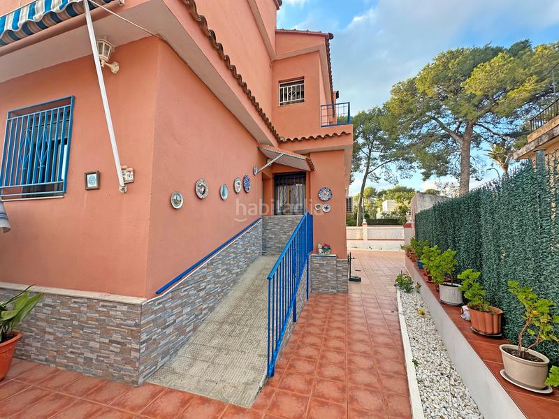 Foto 1e33cf59-892f-40cb-9fbb-b025082a8030. Xalet amb xemeneia aparcament piscina a La Cañada Paterna