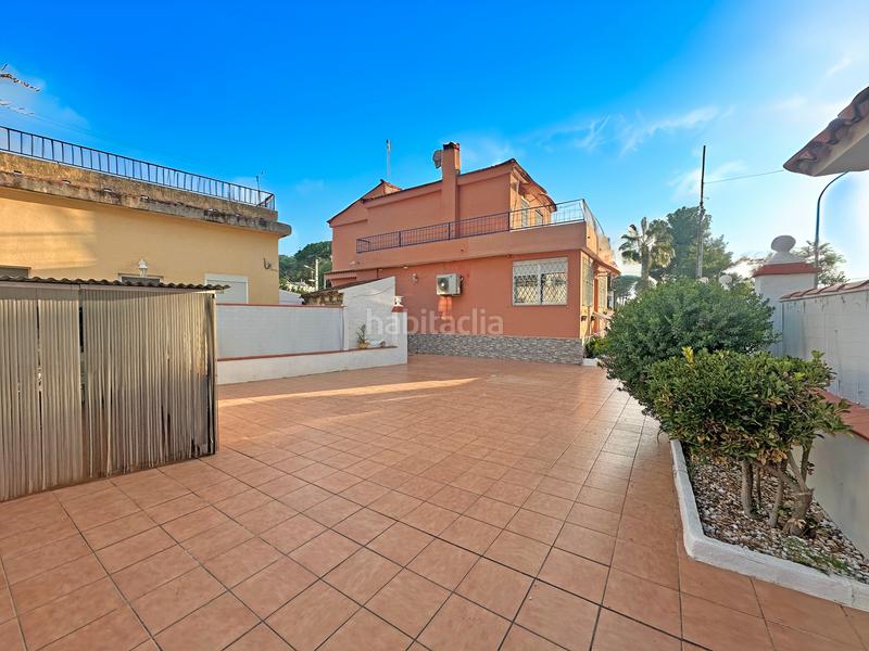 Foto 1e5fe571-3eee-4547-aba2-c48a54fba4f5. Xalet amb xemeneia aparcament piscina a La Cañada Paterna