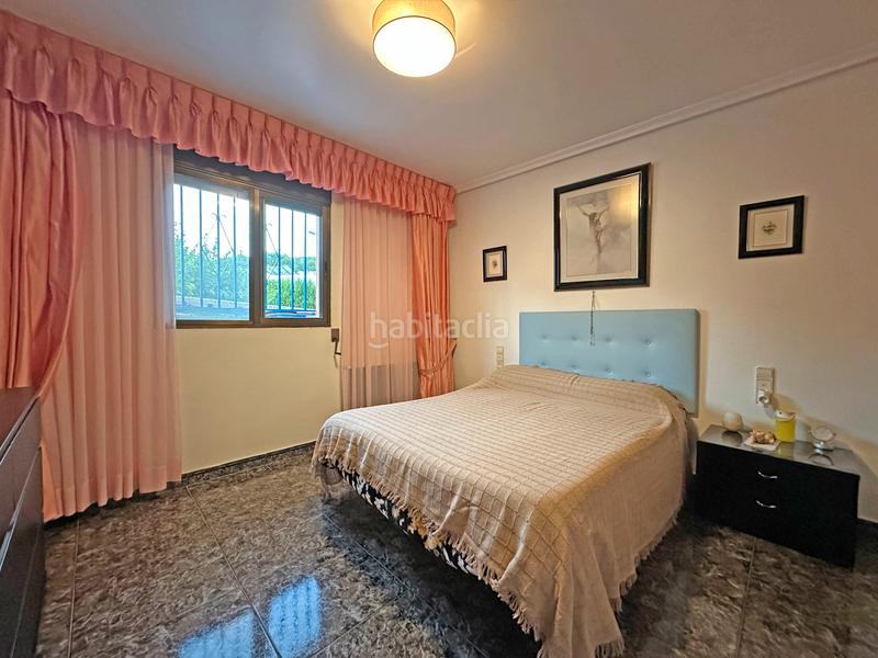 Foto 2645a5b5-6b44-49c8-bd86-30a53eee67a5. Xalet amb xemeneia aparcament piscina a La Cañada Paterna