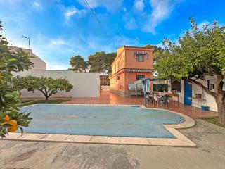 Xalet a La Cañada. Con piscina y grandes espacios