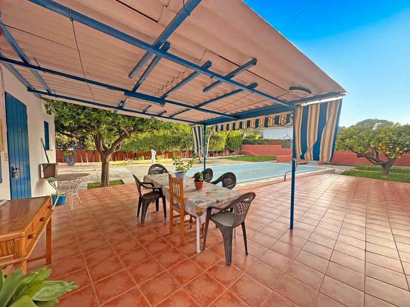 Foto e741bb59-dd84-485b-9fd9-80857d0a788f. Xalet amb xemeneia aparcament piscina a La Cañada Paterna