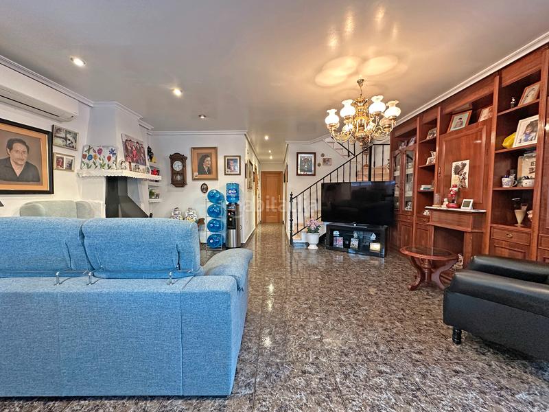 Foto eb620348-3b56-4518-ba95-e33cbba6ff68. Xalet amb xemeneia aparcament piscina a La Cañada Paterna