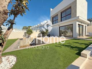 Location Maison jumelée à Torre en Conill-Cumbres de San Antonio. Chalet exclusivo a estrenar con amplias estancias y piscina priv