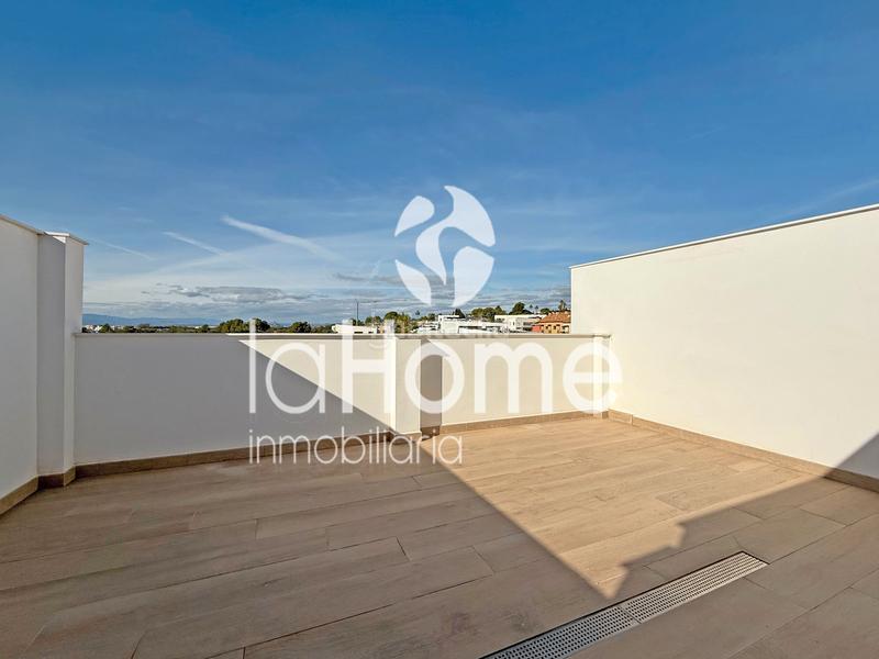 Foto bed24f7d-e1f4-424b-b403-b739fd58a469. Rent chalet with parking pool in Torre en Conill-Cumbres de San Antonio Bétera