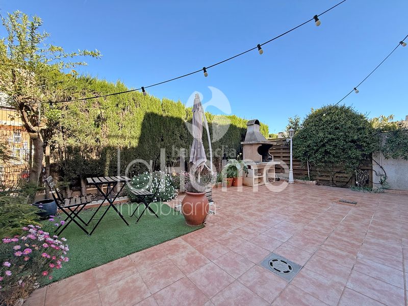 Foto 5f415f77-e103-4f9e-841c-1f1b694342f4. Casa adossada amb calefacció aparcament piscina a Bétera