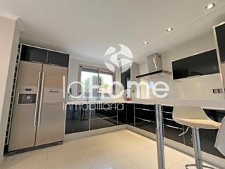 Casa aparellada a Casas Verdes. Encanto y estilo en un entorno natural privilegiado