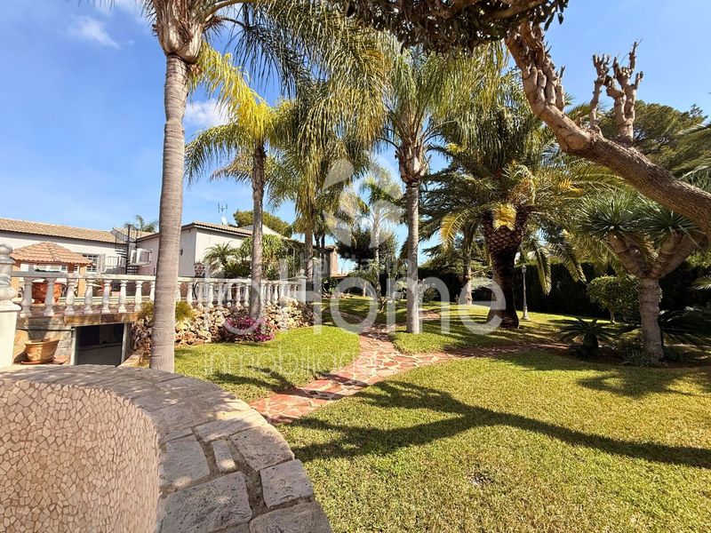 Foto 00ebeb6a-fdb9-46c5-beae-108c70787d19. Xalet amb xemeneia calefacció aparcament piscina a Paterna