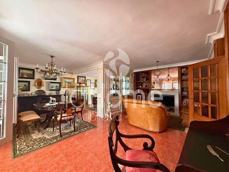 Foto 2fbd6ebc-ae1c-47c0-a59c-e0dcfe3032d6. Xalet amb xemeneia calefacció aparcament piscina a Paterna