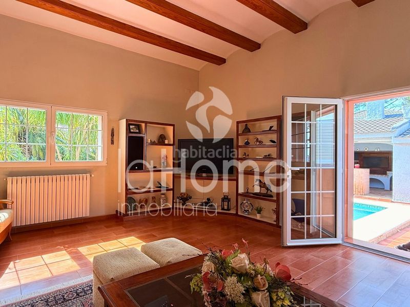 Foto 54339c18-8619-434e-9a16-8c9c96f928e8. Xalet amb xemeneia calefacció aparcament piscina a Paterna