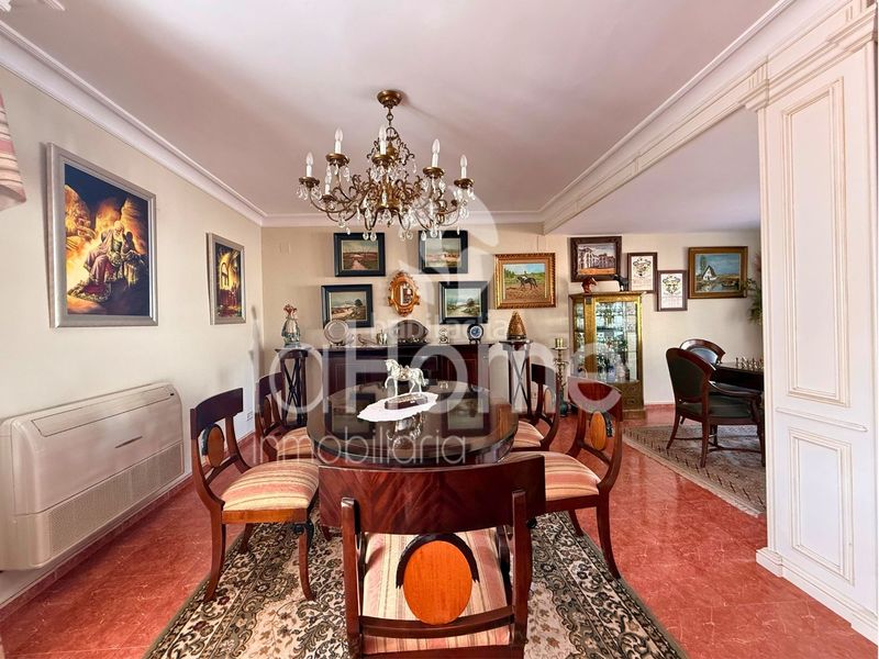 Foto 5c38bb0e-b858-4f94-b56e-cfbc2660354b. Xalet amb xemeneia calefacció aparcament piscina a Paterna