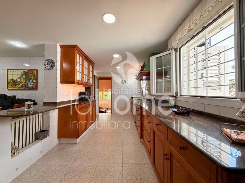 Foto 628ef4d9-4ece-4794-9554-73c220967e1d. Xalet amb xemeneia calefacció aparcament piscina a Paterna