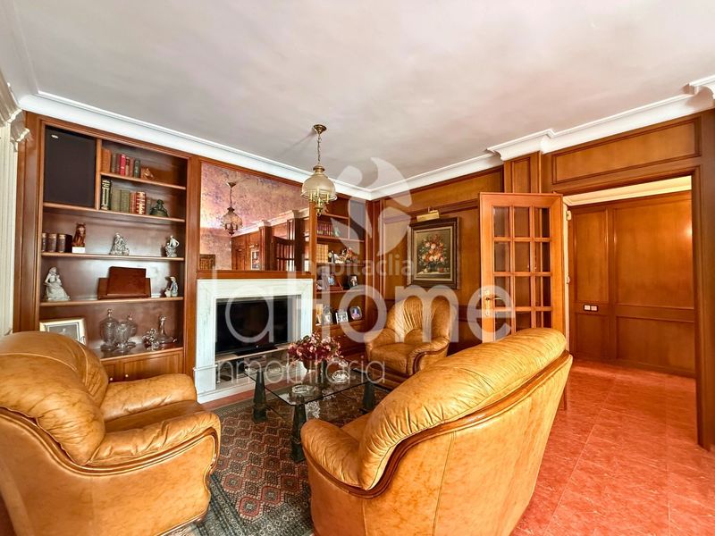 Foto 8ba3c120-c07f-4e90-a8e8-bf944f51a1db. Xalet amb xemeneia calefacció aparcament piscina a Paterna