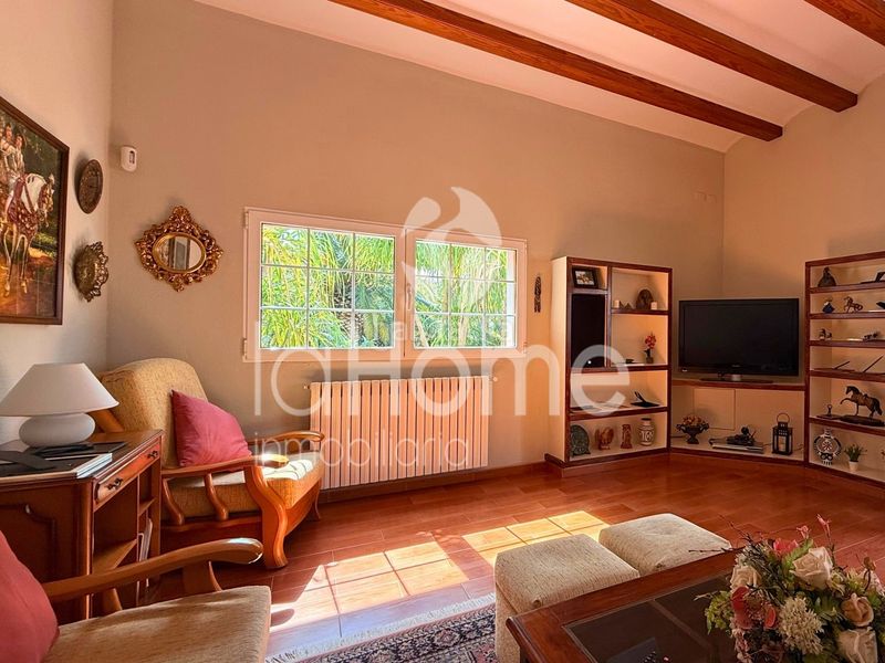 Foto be31e1cf-c734-404f-b152-4e61e040ee51. Xalet amb xemeneia calefacció aparcament piscina a Paterna