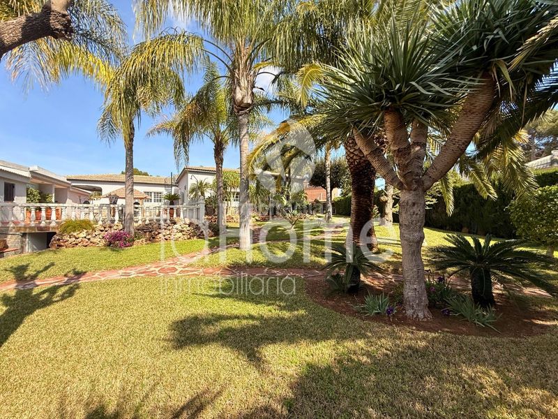 Foto d3bed73d-ee54-4def-8b17-885cee6aa2c1. Xalet amb xemeneia calefacció aparcament piscina a Paterna