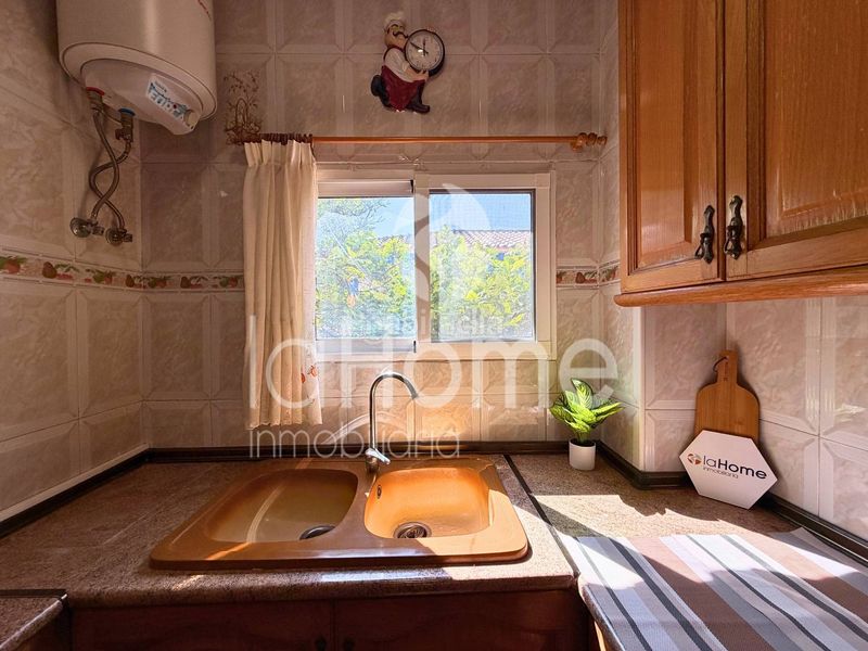 Foto b34e2e03-a955-45ef-a9b5-37f707dec3a7. Xalet amb xemeneia piscina a La Cañada Paterna