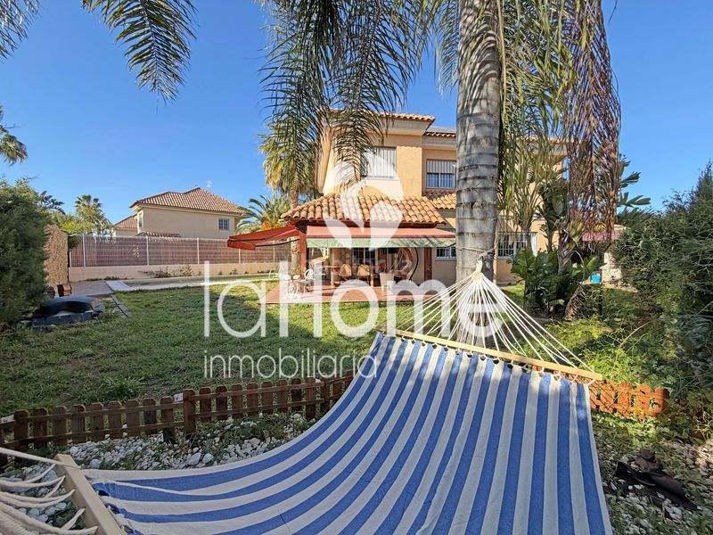 Foto afe969aa-a872-4632-a079-15fcd50fe7e7. Xalet amb xemeneia calefacció aparcament piscina a Paterna