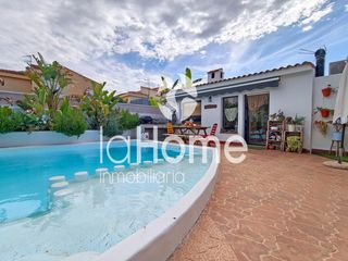 Chalet in Riba - roja de Túria. Diseño mediterráneo y calidad de vida