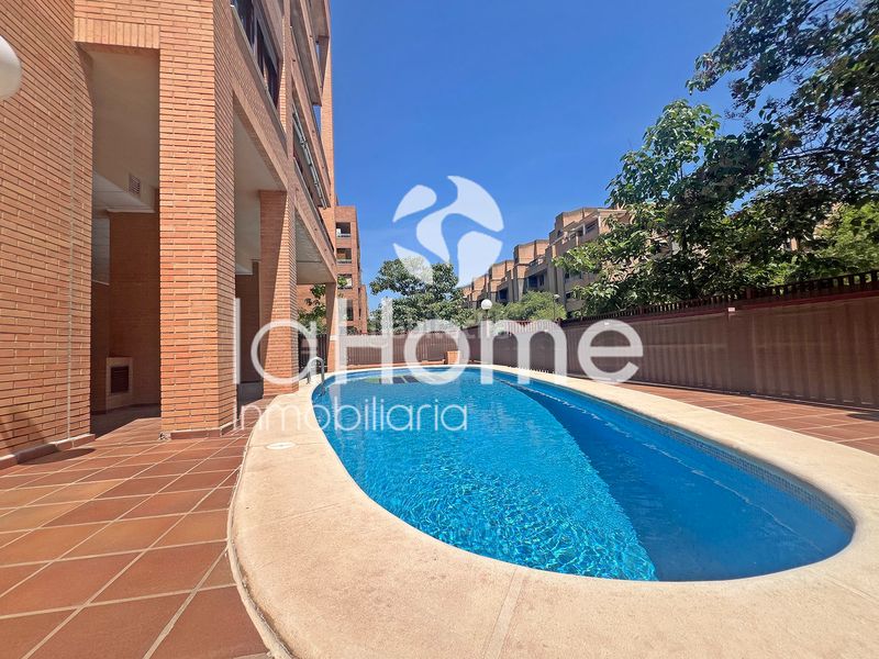 Foto 527411ab-bd09-423e-a75c-b76a8446f4e7. Pis amb aparcament piscina a Sant Pau Valencia