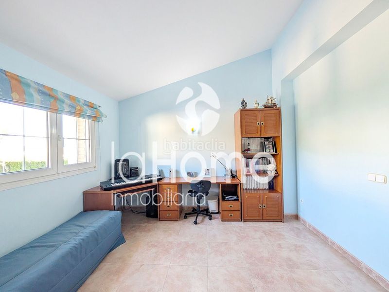 Foto 78ec08fb-dae0-4348-bb9c-913cd7d5ec8f. Xalet amb xemeneia calefacció aparcament piscina a Eliana (l´)