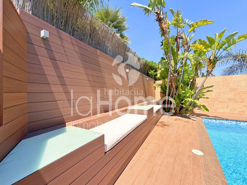 Foto 43aa3b0d-b22a-4638-a164-c3bf99f1a4c4. Xalet amb xemeneia calefacció aparcament piscina a Paterna