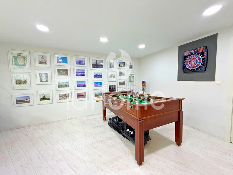 Foto 6a4d5afd-0346-4b11-bf7e-704d439a8f58. Xalet amb xemeneia calefacció aparcament piscina a Paterna