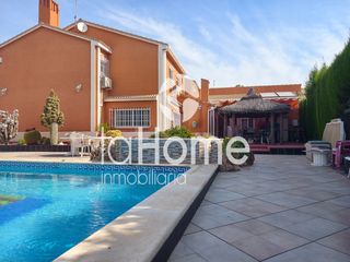 Chalet in San Antonio de Benagéber. Espacios que invitan a quedarse
