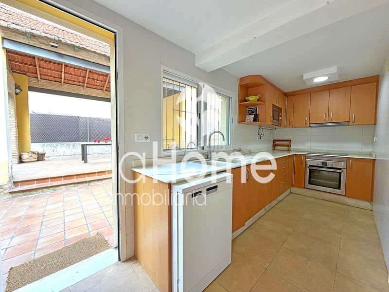 Foto 47998963-5603-4a6f-b6ca-fd38e39d12e0. Xalet amb aparcament piscina a La Cañada Paterna