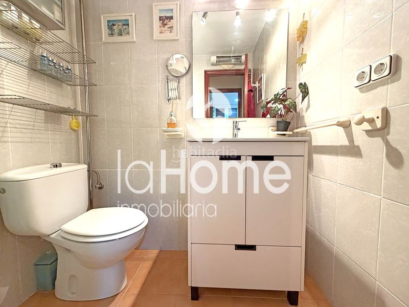 Foto 108c5275-3681-44c3-b1bb-4bc077aa0ac2. Casa aparellada amb xemeneia calefacció piscina a Paterna