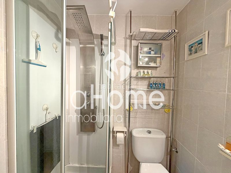 Foto 9a4d05dd-e834-4b38-a26b-f9ca5b003a54. Casa aparellada amb xemeneia calefacció piscina a Paterna