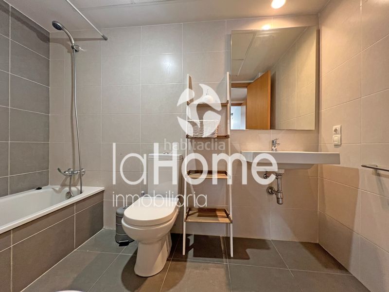 Foto a02ce300-8908-45df-aaf4-a8d5f9e19ced. Local comercial a Parc Central Paterna