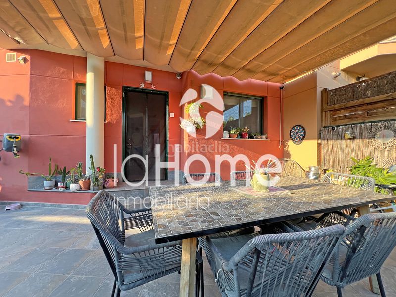 Foto a161b07a-9b04-4a60-ac15-17383aaa816e. Casa adossada amb calefacció aparcament piscina a Bétera
