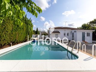 Chalet in El Carme-Sant Agustí-Bonavista. Espacios para crecer y compartir
