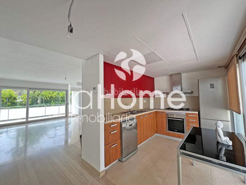 Foto a031b775-90f9-4902-8a75-99c5da43f850. Casa aparellada amb calefacció aparcament piscina a Chiva