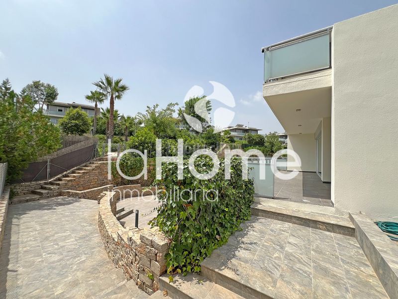 Foto a5690e3b-a34c-4ca4-aa49-9f2a25414f8f. Casa aparellada amb calefacció aparcament piscina a Chiva