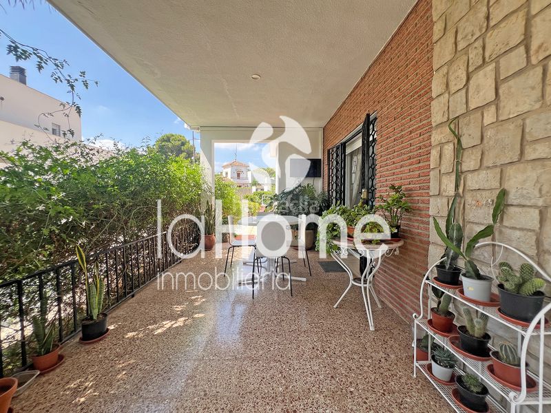 Foto b539bd83-4642-4752-87da-955d45e36e44. Xalet amb xemeneia aparcament piscina a La Cañada Paterna
