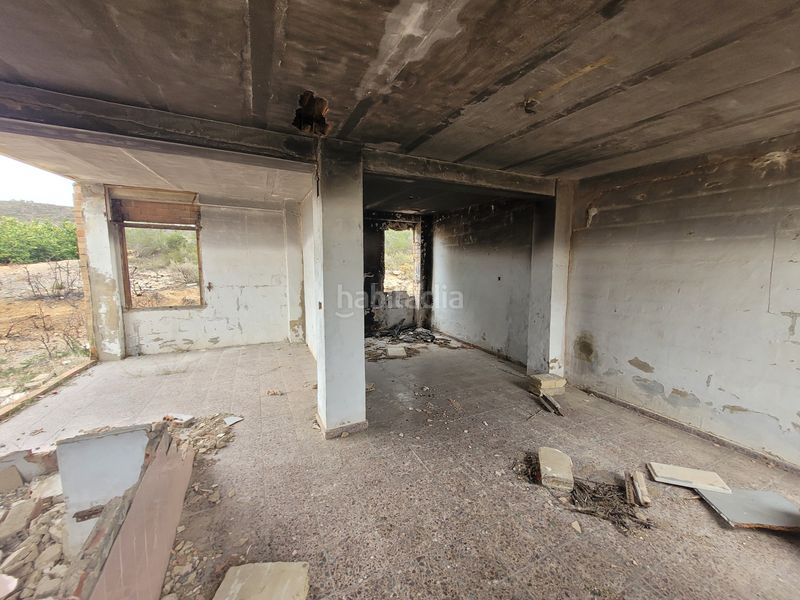 Foto 8af51f27-d4a9-4280-9854-c19bb8601897. Chalet en Turís