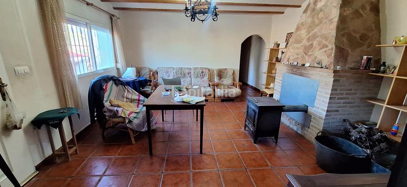 Foto 84b30c97-ba63-47ef-84a4-8d2820245de2. Casa bifamiliare con camino in Montroy