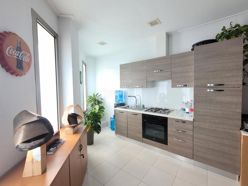 Foto fd08c202-bb02-4000-83c7-ead9ebe2c1f0. Casa amb xemeneia calefacció aparcament piscina a Monserrat