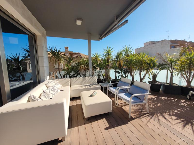 Foto a54912f3-16c5-49fe-ba5f-ab793ff2fd21. House with fireplace heating parking pool in Monserrat