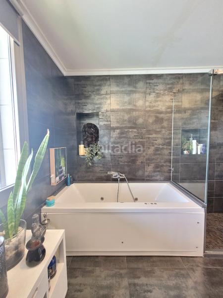 Foto a91e7c79-c5bb-43af-afaf-8de7c2f2869a. House with fireplace heating parking pool in Monserrat