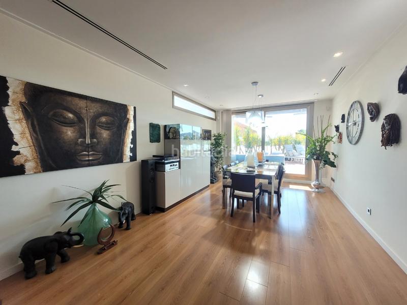 Foto aebd374d-9a30-4c37-b5c5-9bcff311bf65. House with fireplace heating parking pool in Monserrat