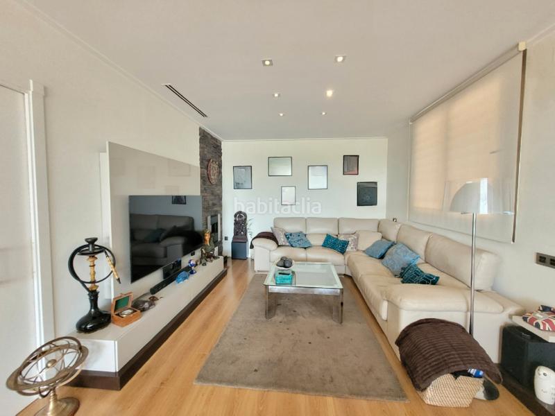 Foto bb02cba1-e374-4a30-946b-947080d43f34. House with fireplace heating parking pool in Monserrat