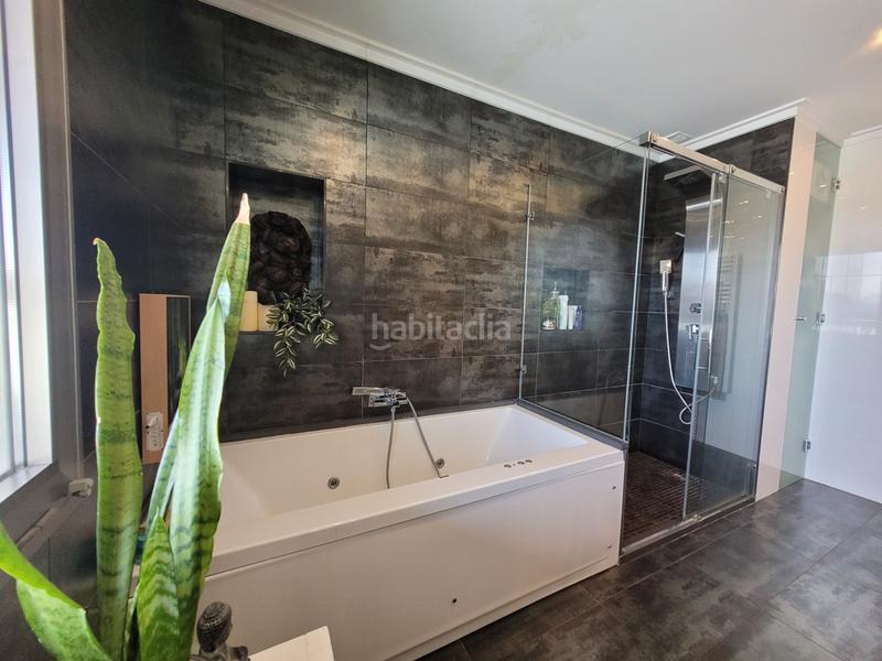 Foto c20ac666-155a-45d9-9e1b-cc5fbf57c4b8. House with fireplace heating parking pool in Monserrat