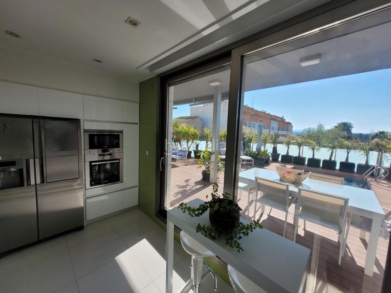 Foto c91493a5-5b19-4a0c-9990-89f6844f2bcd. House with fireplace heating parking pool in Monserrat