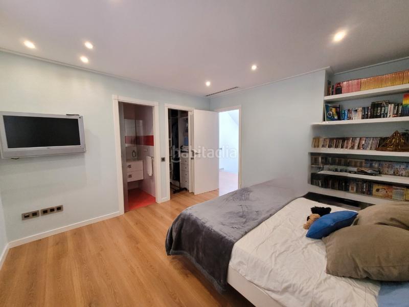 Foto ce77f0a2-28c7-43be-a8d3-18d48930723e. House with fireplace heating parking pool in Monserrat