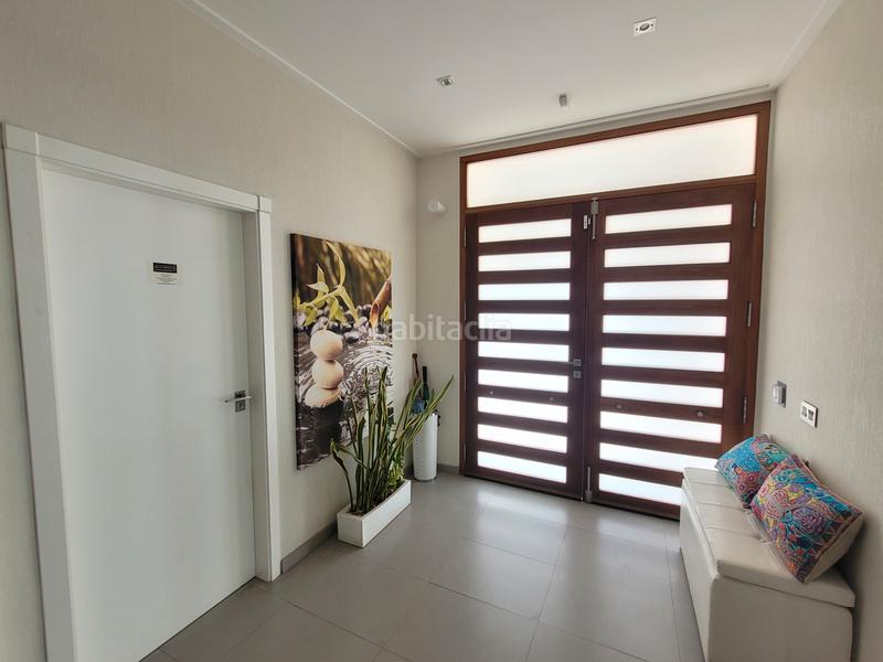 Foto cfb73cc3-08e7-4271-9281-a4a84d7d47a7. House with fireplace heating parking pool in Monserrat